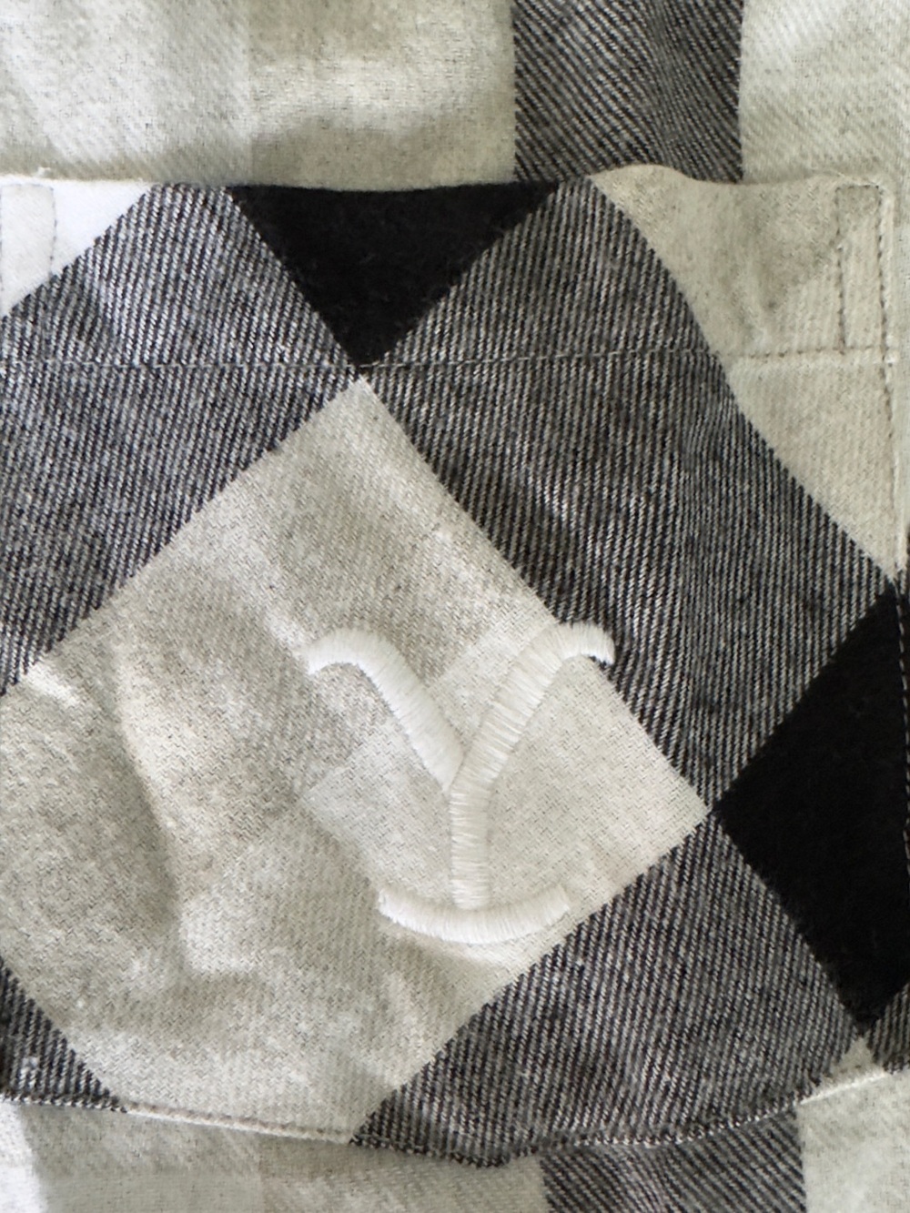Yellowstone Dutton Ranch Buffalo Plaid Flannel Shirt Grey Black NWT Size S, M, L - Picture 6 of 8